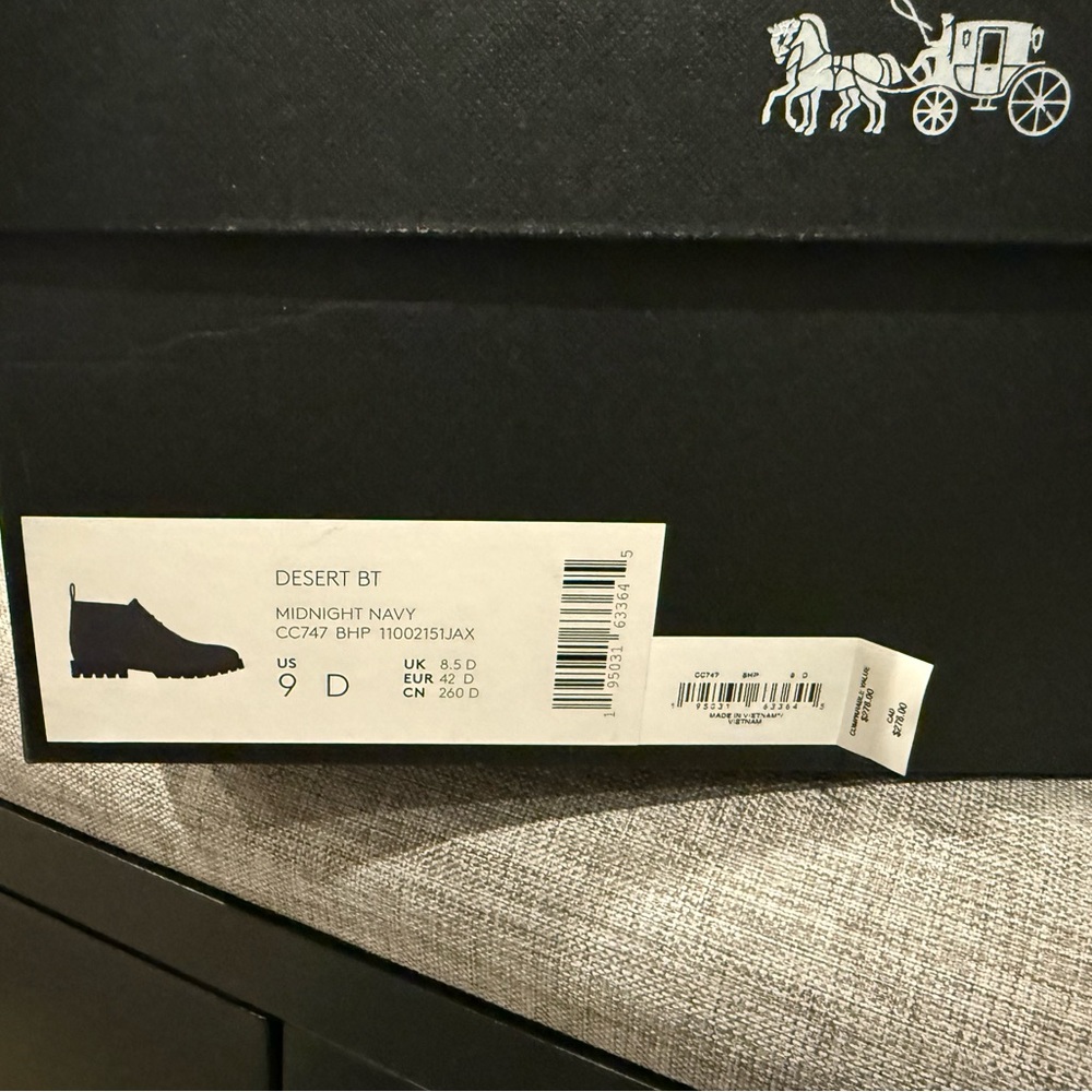 Coach Desert Boots, a chukka-style ankle boot crafted from suede 9 NWT - Picture 3 of 5